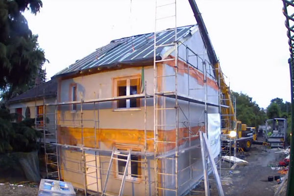 Une première maison conforme au label E+C, article des « Cahiers techniques du Bâtiment »